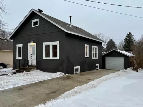 521 Pillsbury Ave, Albert Lea, MN 56007