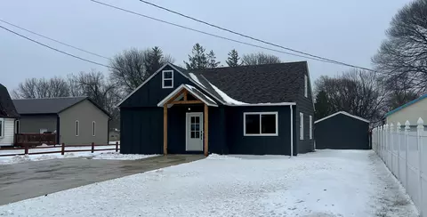303 Central Ave S, Geneva, MN 56035