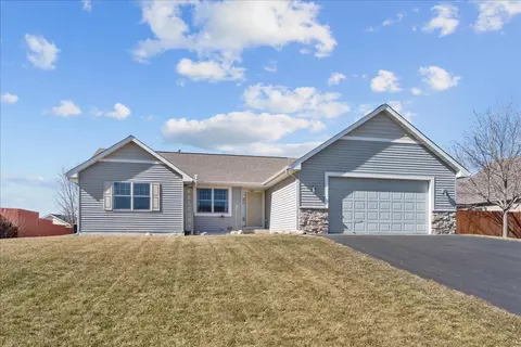1349 Red Hawk Ct, New Richmond, WI 54017