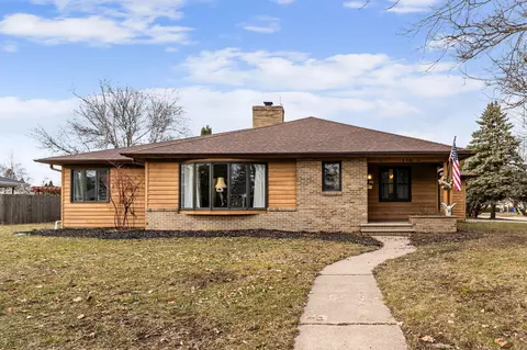836 Fairfield Rd, New Richmond, WI 54017