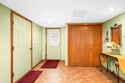 Entry Way - 2800 Greysolon Rd, Duluth, MN 55812 photo 3 of 3