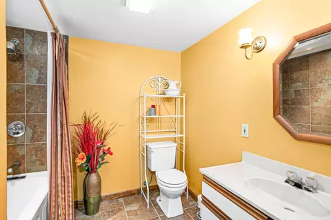 Bath - 2800 Greysolon Rd, Duluth, MN 55812 photo 4 of 4