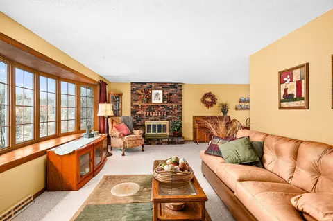 Living - 2800 Greysolon Rd, Duluth, MN 55812 photo 1 of 13