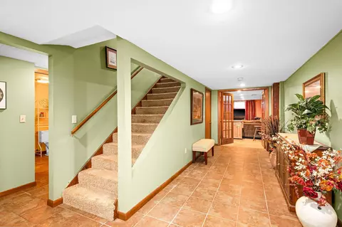 Entry Way - 2800 Greysolon Rd, Duluth, MN 55812 photo 2 of 3