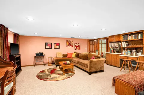 Living - 2800 Greysolon Rd, Duluth, MN 55812 photo 13 of 13