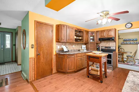 Kitchen - 2800 Greysolon Rd, Duluth, MN 55812 photo 3 of 4