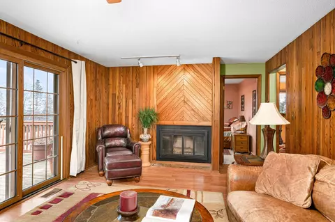 Living - 2800 Greysolon Rd, Duluth, MN 55812 photo 9 of 13