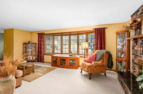 Living - 2800 Greysolon Rd, Duluth, MN 55812 photo 5 of 13