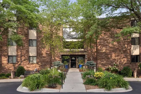 10451 Greenbrier Rd #310, Minnetonka, MN 55305