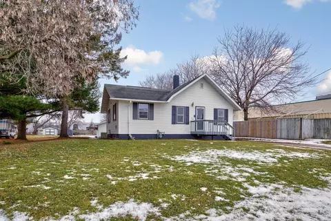 1739 5th St NW, Faribault, MN 55021 photo 4