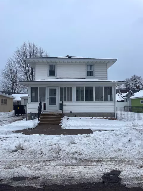 517 W King St, Winona, MN 55987