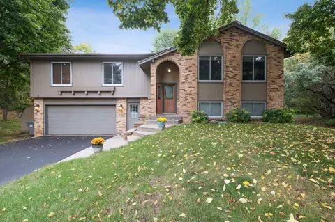 8298 Red Rock Rd, Eden Prairie, MN 55347
