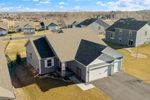 1947 Windermere Way, Shakopee, MN 55379