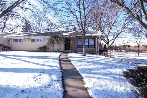 1615 Arcade St, Saint Paul, MN 55106