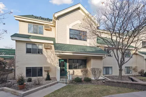 7621 Edinborough Way #2110, Edina, MN 55435