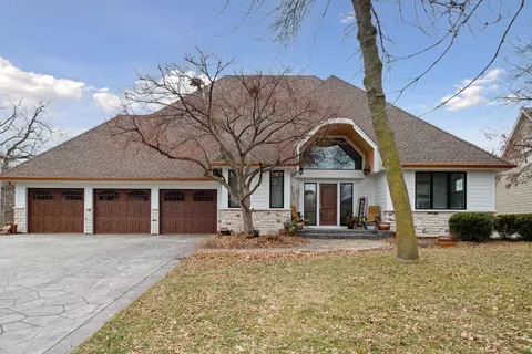 18429 Melissa Cir, Eden Prairie, MN 55347