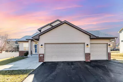 628 Hackney Ave, Shakopee, MN 55379