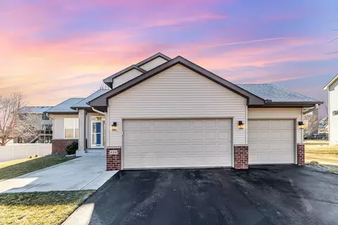628 Hackney Ave, Shakopee, MN 55379