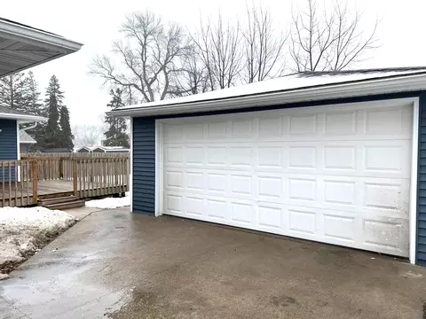 1609 7th St SW, Willmar, MN 56201 photo 2
