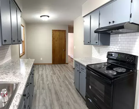 1609 7th St SW, Willmar, MN 56201 photo 6