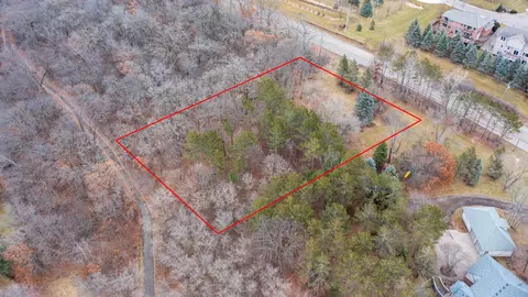 10960 Valley Creek Rd, Woodbury, MN 55129