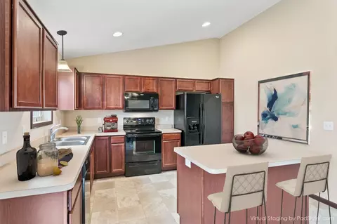 1015 Fox Xing, Norwood Young America, MN 55397