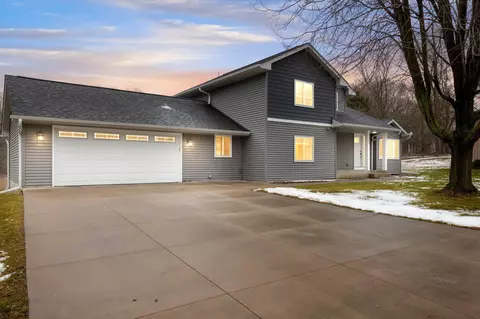 3804 Keri Ann Ln, White Bear Lake, MN 55110