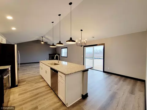 2113 Nelson St, Saint Peter, MN 56082 photo 5