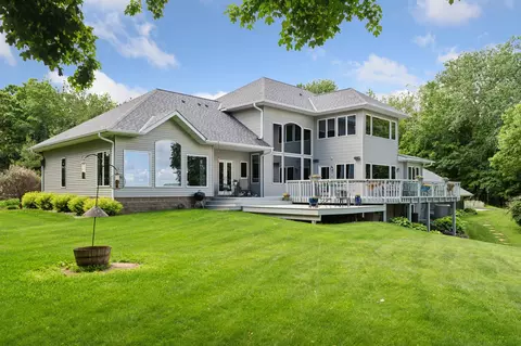 28129 Bayview Dr, Red Wing, MN 55066
