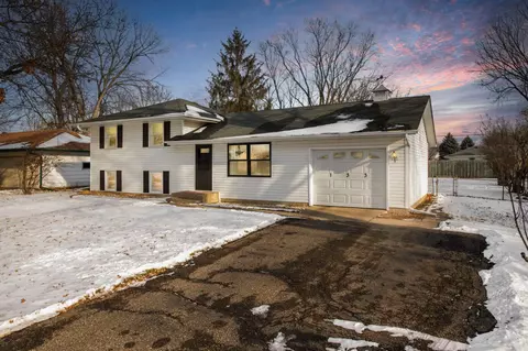 133 Strese Ln, Apple Valley, MN 55124