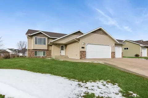 509 Highlands Dr, Albany, MN 56307