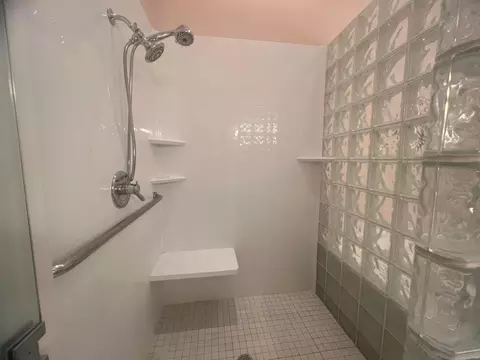Bath - 539 Brook Ln, Saint Cloud, MN 56301 photo 4 of 7