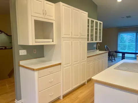 Kitchen - 539 Brook Ln, Saint Cloud, MN 56301 photo 5 of 10