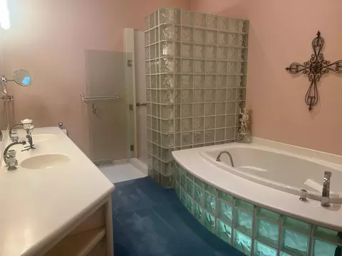 Bath - 539 Brook Ln, Saint Cloud, MN 56301 photo 3 of 7