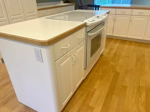 Kitchen - 539 Brook Ln, Saint Cloud, MN 56301 photo 2 of 10