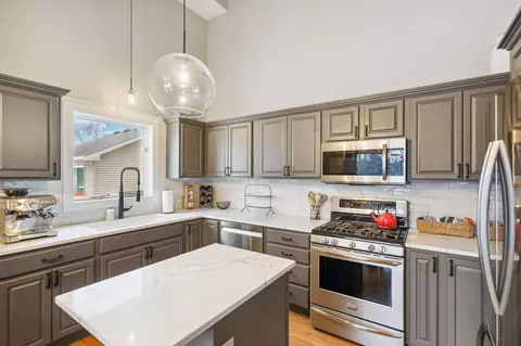 4406 Woodgate Cv, Eagan, MN 55122 photo 9