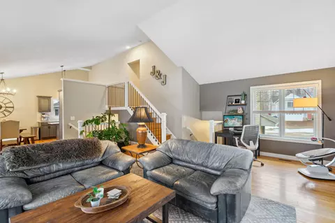 4406 Woodgate Cv, Eagan, MN 55122 photo 4