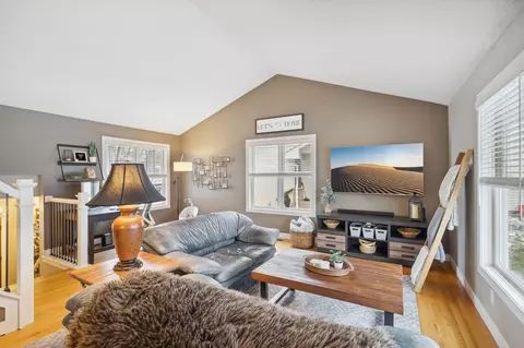 4406 Woodgate Cv, Eagan, MN 55122