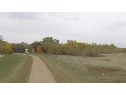 7680 Martin Dr, Carver, MN 55315