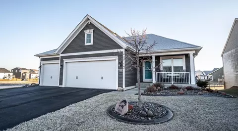 14016 Apollo Ct, Rosemount, MN 55068