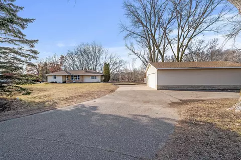 7891 Lake Dr, Lino Lakes, MN 55014