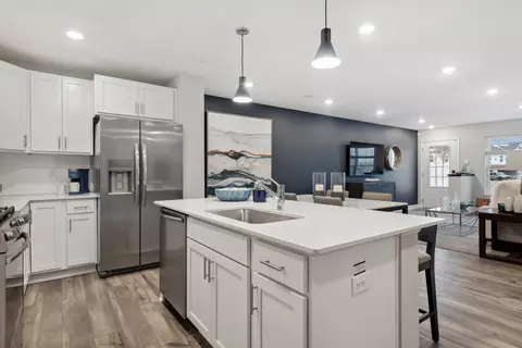 21915 Wisteria Way, Farmington, MN 55024
