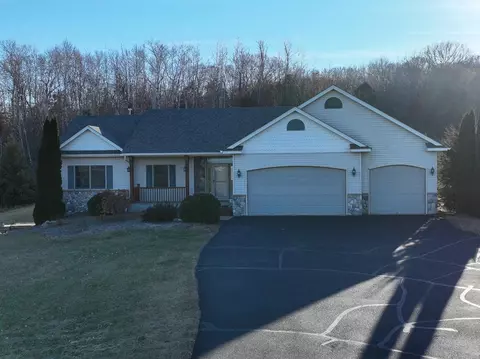 833 Hillside Trl, Hudson, WI 54016