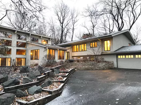 3 Sandpiper Ln, North Oaks, MN 55127