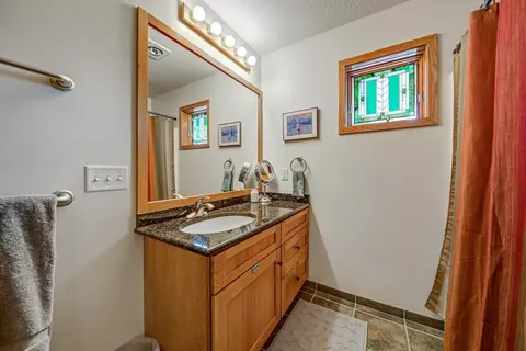 Bath - 11542 Circle Ridge Ct, Faribault, MN 55021 photo 1 of 3