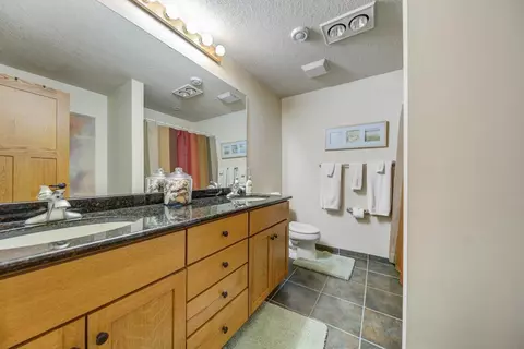Bath - 11542 Circle Ridge Ct, Faribault, MN 55021 photo 3 of 3