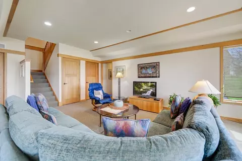 Living - 11542 Circle Ridge Ct, Faribault, MN 55021 photo 10 of 12