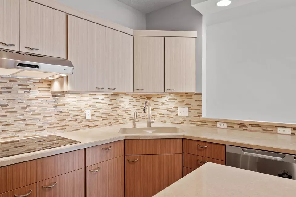 Kitchen - 9225 Medicine Lake Rd #312, Golden Valley, MN 55427 photo 6 of 7