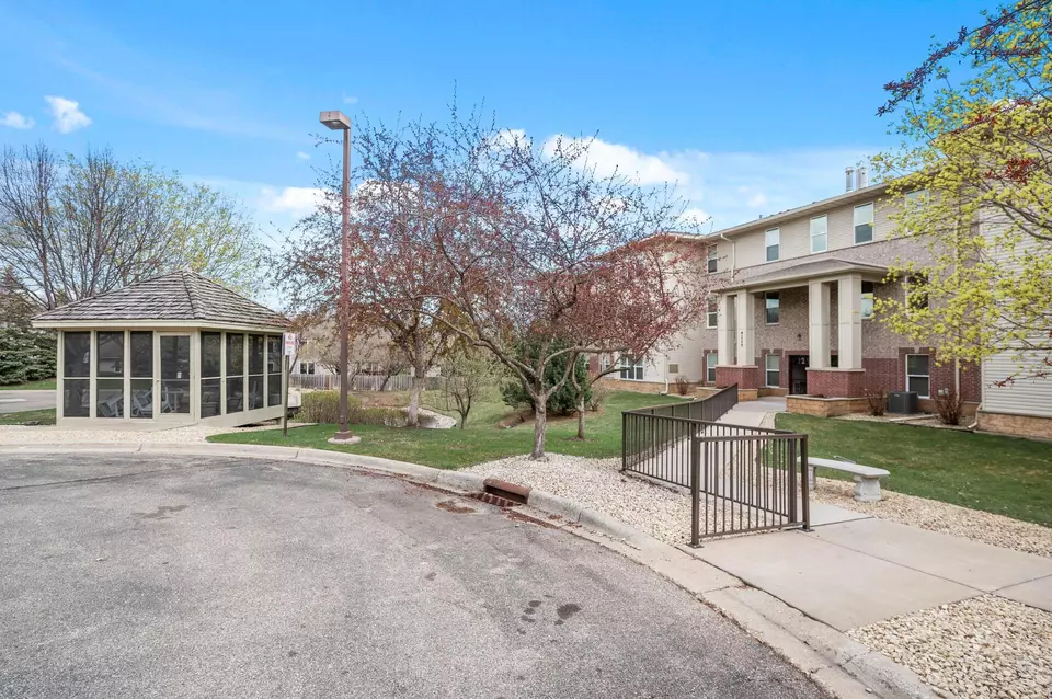 Exterior - 9225 Medicine Lake Rd #312, Golden Valley, MN 55427 photo 4 of 4