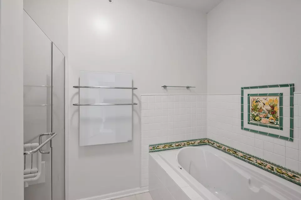 Bath - 9225 Medicine Lake Rd #312, Golden Valley, MN 55427 photo 2 of 4